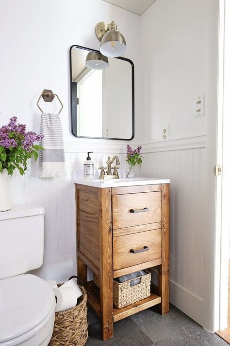 Modern Rustic Bathroom, Bathroom On A Budget, Powder Room Ideas, Bilik Air, Small Bathroom Makeover, Bad Inspiration, Cedar Chest, Basement Bathroom, Half Bathroom