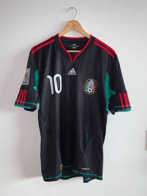 Jersey Adidas México 2010 Away Mexico Football Jersey, Vintage Mexico Jersey, Mexico Shopping, Camisa Time, Mexico Jersey, Mexico Soccer Jersey, Football Shirt Designs, Soccer Tees, Retro Sportswear