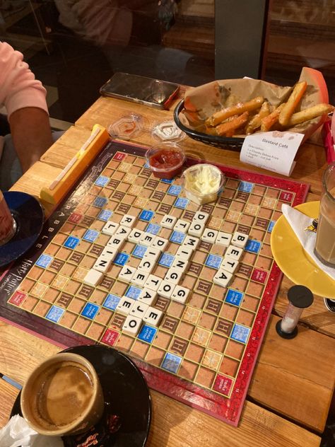 Scrabble Game Aesthetic, Cozy Activities Aesthetic, Cozy Games Aesthetic, Autumn Dates Aesthetic, Scrabble Aesthetic, Board Games Aesthetic, Friend Game Night, Puzzle Night, Board Game Cafe