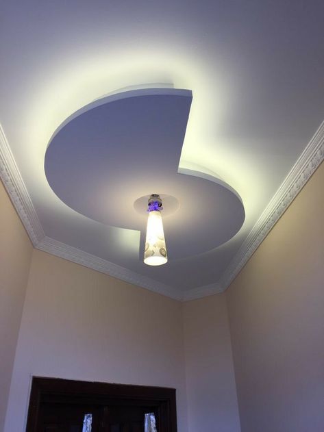 Ceiling Ideas Bedroom, Bedroom False Ceiling, Ceiling Pop, False Ceiling Design Ideas, Kitchen Ceiling Design, Drawing Room Ceiling Design, Pop Design For Roof, Gypsum Ceiling Design, Simple Ceiling Design