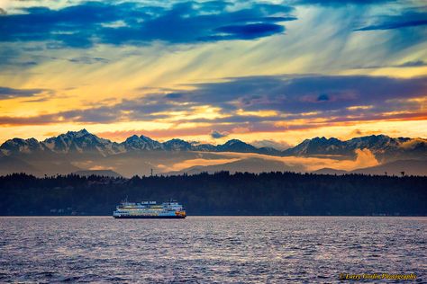 Larry Gorlin's "Sunset on the Sound" - beautiful!  #pugetsound #westcoast #washingtonstate #pacificocean #feeryboat #seattleferry ferry