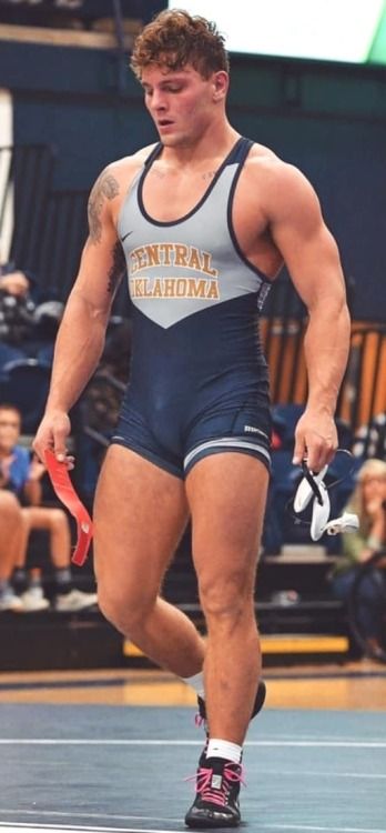 College Wrestling, Wrestling Singlet, Ripped Body, Men Sport Pants, Lycra Men, Men In Uniform, Muscular Men, Athletic Men, Sport Man