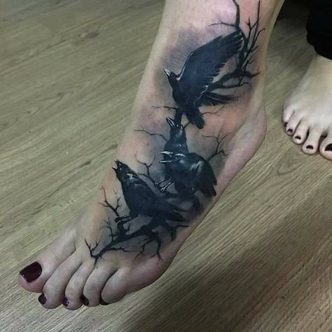 Black Crow Tattoos, Crow Tattoo Design, Unique Tattoos For Men, Tattoo Unique, Black Bird Tattoo, Wicked Tattoos, Crow Tattoo, Raven Tattoo, Leg Sleeve Tattoo