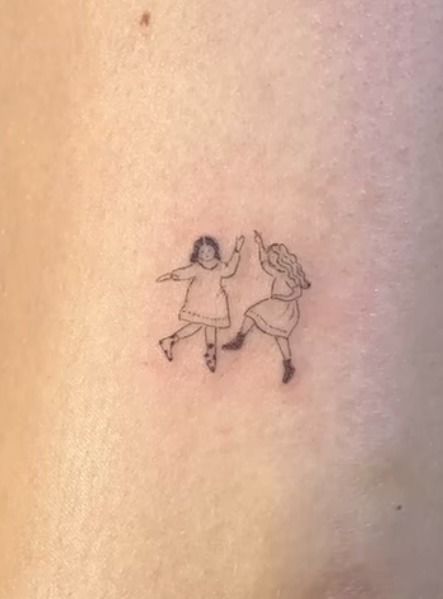 Sister Stick Figure Tattoo, Friendship Tattoos Quotes, Tattoo Dedicated To Sister, Match Sister Tattoos, Sisters Holding Hands Tattoo, Dainty Tattoos For Best Friends, Matching Flowers Tattoo, Dainty Whimsical Tattoo, Soul Sister Matching Tattoos