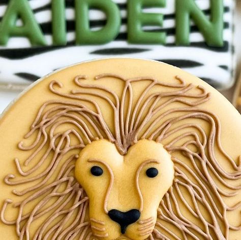 Lion Decorated Cookies, Lion Sugar Cookies, Dorm Snacks, Lion Cookies, Heart Baking, St Jerome, Baking Cookies, Beautiful Cookies, Decorated Cookies