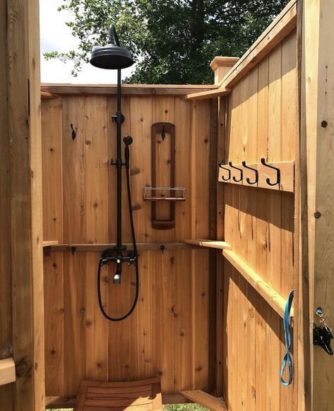 Beach House Outdoor Shower Ideas, Outdoor Shower Ideas Backyards, Outdoor Shower Inspiration, Outdoor Shower Ideas, Outdoor Shower Beach, Outdoor Shower Kits, Beach House Outdoor, Kohler Shower, Outside Showers