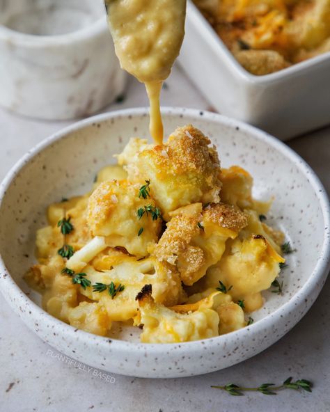 Vegan Cheesy Cauliflower, Easy Cheesy Cauliflower, Cheesy Cauliflower Bake, Cauliflower Vegan, Cauliflower Bake, Eat Green, Slow Cooker Lentils, Cauliflower Dishes, Vegan Cheddar