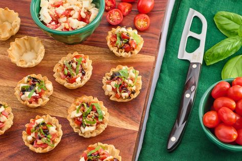 Easy Caprese Phyllo Cups are just the right quick and easy appetizer that will fill your taste buds with flavor all in one bite. Caprese Phyllo Cups, Herb Infused Olive Oil, Phyllo Cups, Quick And Easy Appetizers, Tomato Mozzarella, Quick Appetizers, Italian Salad, Puff Pastry Recipes, Balsamic Glaze