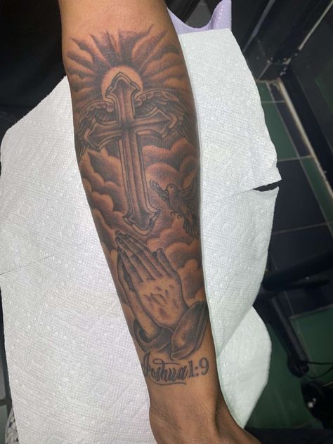 Upper Arm Tattoos For Guys, Arm Tattoos Black, Arm Tattoos For Guys Forearm, Tattoos Forearm, Black Men Tattoos, Tattoo Ideas Males, Forearm Tattoo Quotes, Outer Forearm Tattoo, Half Sleeve Tattoos Forearm