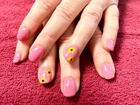 Acrylic fill in with gel polish and Black-Eye Susan MD dtate flower nail designs Black Eye Susan, Eyelashes Extensions, Lake Front, Flower Nail Designs, Frederick Md, Flower Nail, Black Eyed Susan, Lash Lift, Manicure Pedicure