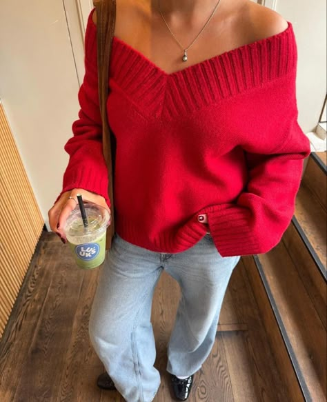 Red Outfit Winter, Casual Christmas Party Outfit, Simple Winter Outfits, Winter Sweater Outfits, Winter Ootd, Pop Of Red, Feeling Inspired, Valentines Outfits, Red Sweater