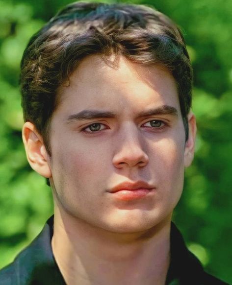 Young Henry Cavill, Pretty Boy Aesthetic, Adam Carlsen, Young Henrys, Superman Henry Cavill, Film Man, Big Nose Beauty, Henry Williams, Lexie Grey