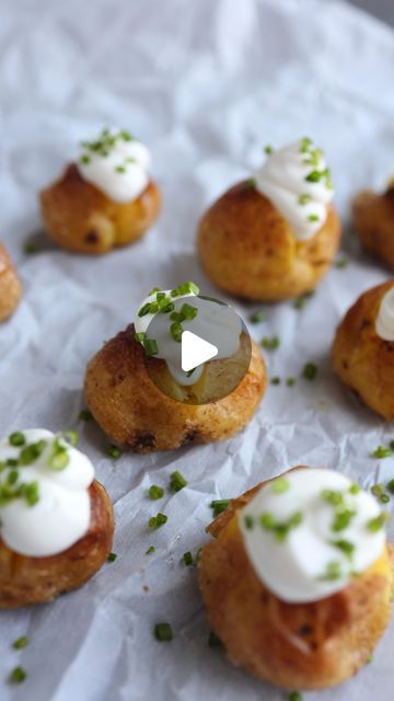 COLBY TROY on Instagram: "Game Days are right around the corner! These Mini Baked Potatoes are the perfect appetizer.

Comment “RECIPE” to get the link sent to your DMs! **must be following @colbytroy for the auto DM to work**

What’s your favorite Game Day snack?🏈🏟️

#gameday #appetizers #bakedpotato #recipe #gamedayfood #foodie #easyappetizers #easymeals #quickrecipes #easyrecipes #appetizer" Mini Baked Potatoes, Gameday Appetizers, Ww Snacks, Crochet Pouf, Game Day Snacks, Food Group, Baked Potatoes, Perfect Appetizers, August 26