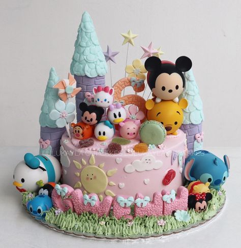 Mickey Mouse Cake 1st Birthday, Tsum Tsum Birthday Cake, Tsum Tsum Cake, Kue Disney, Kue Fondant, Cake 1st Birthday, Health Campaign, Cheesecake Tarts, Animal Birthday Cakes