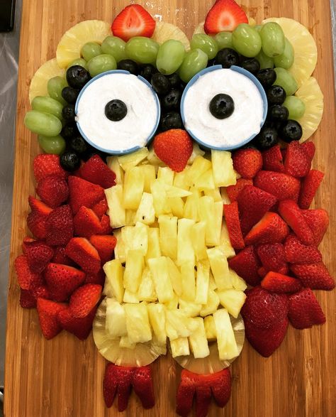 Owl Party Food, Easy Nutritious Snacks, Kids Halloween Food, Appetizers For Kids, Halloween Fruit, Veggie Tray, Thanksgiving Appetizers, Food Displays, Catering Food