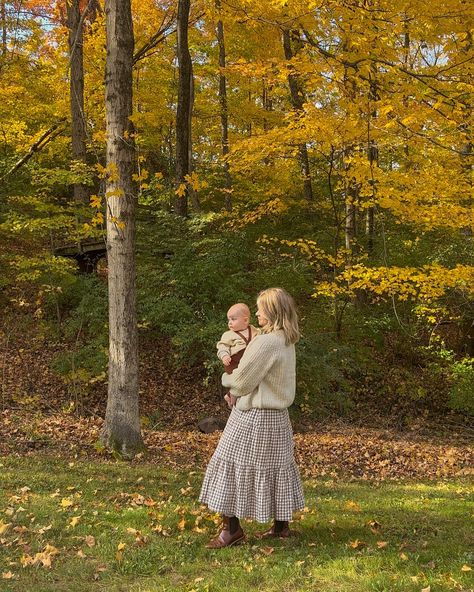 We have been loving the changing leaves and the cooler temps. Lots of trips to my childhood home in the “forest” as Lottie calls it. My very favorite season. 🤎🍂 . . . Wearing the perfect Fall boot from @nisoloshoes made with durable leather, easy on, & comfortable for all day wear. #inmynisolos Autumnal Outfits, Home In The Forest, Aesthetic Mom, Manifest Board, Psalm 127, Church Fits, Psalm 37, Changing Leaves, Aesthetic Books