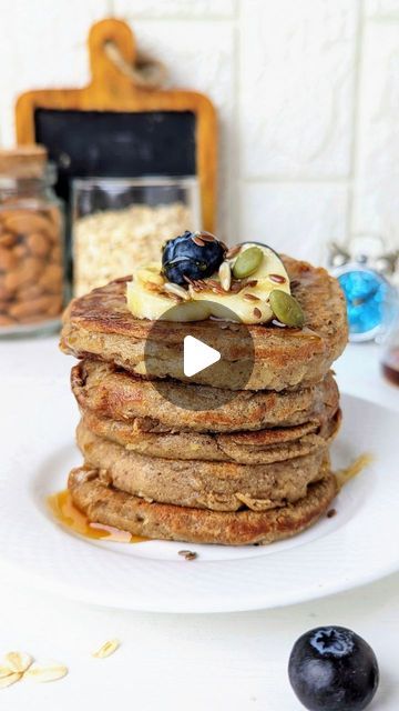 Pancakes Eggless, Pancakes Oats, Eggless Pancakes, Oats Pancakes, Banana Oat Pancakes, Pitted Dates, Healthy Pancakes, Eggless Recipes, Air Fry Recipes