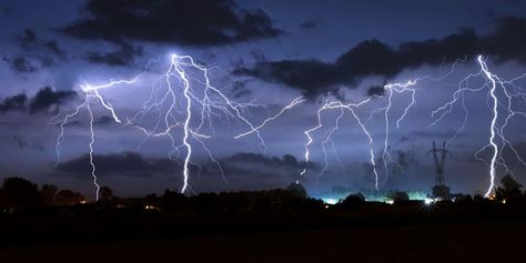 Thunderstorms Lightning, Lightning And Thunder, Thunder And Lighting, Thunderstorm Clouds, Lightning Storms, Lightning Thunder, Thunder Storm, Weather Science, Starry Eyes