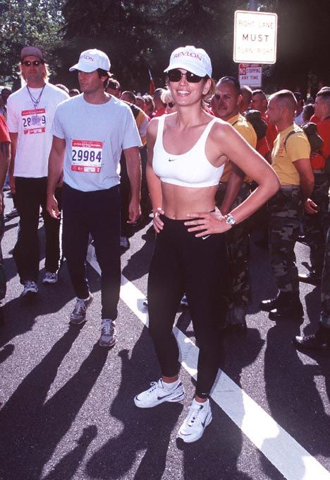 90s Gym Outfit, 90s Athletic Outfits, 90s Workout Clothes, Cute Running Outfit, Athletic Aesthetic, Pilates Clothes, Tony Curtis, Christie Brinkley, Running Club