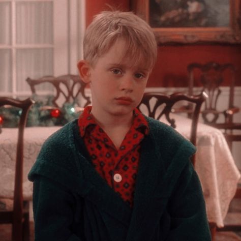 Kevin Mccallister Icons, Macaulay Culkin Home Alone, Home Alone Kevin, Kevin Home Alone, Kevin Mcallister, Santas Village, Home Alone 3, Home Alone 1990, Kevin Mccallister