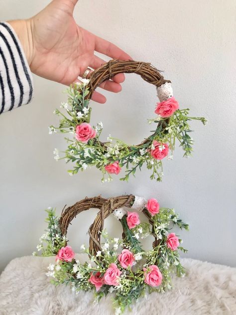 Mini Pink Valentines Day Wreath Small Pink Rose and Babies - Etsy Small Wreath Ideas, Flower Gallery Wall, Country Craft Ideas, Craft Club Ideas, Wreath Valentines Day, Candle Wreath, Small Wreath, Pink Candle, Flower Gallery