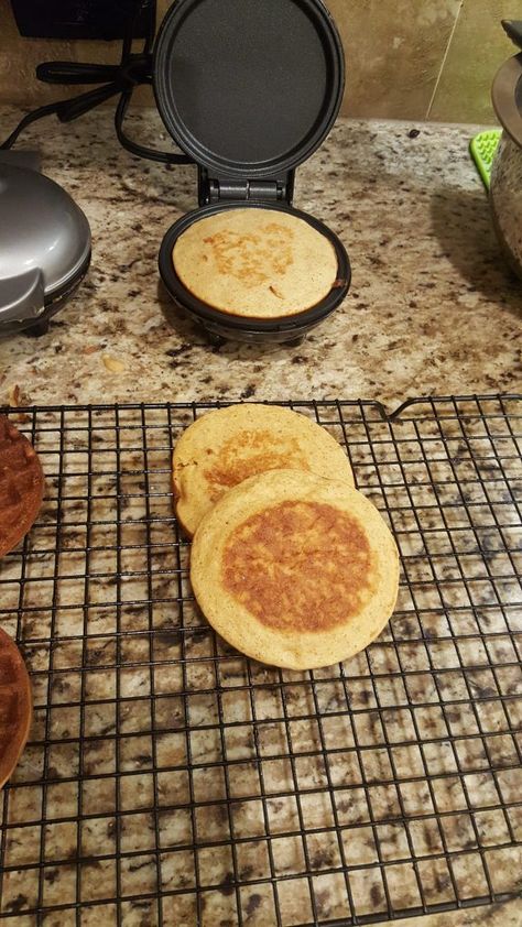 Dash Mini Maker Griddle | health.Gita.me Dash Mini Griddle Cookie Recipe, Pancake Maker Recipes, Mini Pancake Maker, Vsg Recipes, Dash Recipe, Burger Maker, Freeze Pancakes, Waffle Iron Recipes, Waffle Maker Recipes