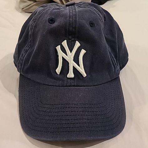 New York Baseball Cap, Worn Baseball Cap, New Yankees Cap, Yankees Cap Aesthetic, Vintage Navy Cap, Blue Yankees Cap, Yankees Hat Aesthetic, Aesthetic Hats Baseball Caps, Ny Yankees Hat Outfit