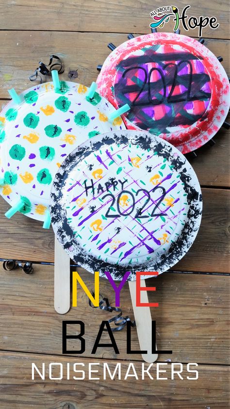 DIY New Year's Eve Craft, DIY Noisemakers, Easy Crafts, NYE Ball Drop Craft Nye Crafts For Toddlers, Toddler Nye, Kids Nye Party, Noon Years Eve Party, New Year Eve Kids Activities, New Years For Kids, Kids Nye, Nye Activities, Toucan Craft