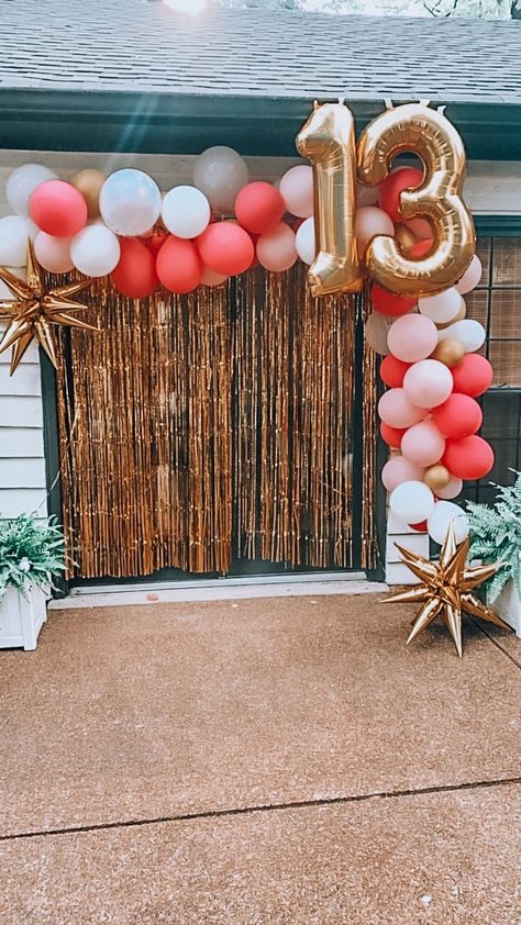 Preppy Photo Booth Props, Pink Birthday Party Preppy, Preppy Ballon Arch, Preppy Birthday Balloons, Preppy Bday Decor, Preppy Bday Party Decorations, Preppy Photo Booth, Aesthetic Birthday Theme Ideas, Cute Bday Themes