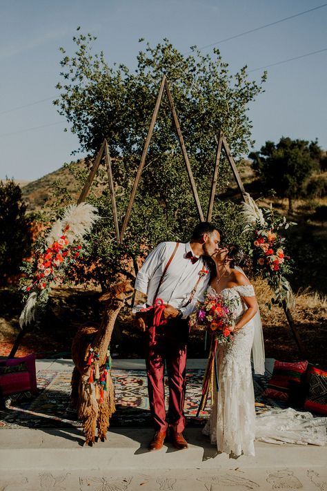 Adventure couple’s colorful boho Peruvian themed wedding Peruvian Wedding Traditions, Peruvian Wedding Decorations, Cusco Wedding, Peruvian Inspired Wedding, Peruvian Wedding, Peru Wedding, Elopement Party, Wedding Picture Poses, Adventure Couple