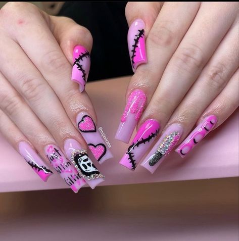 Scream Valentine Nails, Pink Scream Halloween Nails, Pink Ghostface Nails, Pink Scream Nails, Scream Halloween Nails, Ghostface Nails, Pink Ghostface, Scream Nails, Horror Nails