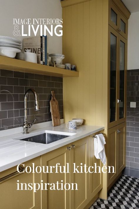 Yellow And Green Kitchen, Yellow Kitchen Inspiration, Yellow Kitchen Ideas, Island Ideas Kitchen, 1950s Kitchen Cabinets, Color Kitchen Cabinets, Yellow Kitchens, Colourful Kitchens, Mustard Kitchen