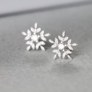 Snowflake Jewellery, Snowflake Earrings, Womens Earrings Studs, Classic Earrings, Earrings Studs, 925 Silver Jewelry, Delicate Earrings, Sterling Silver Studs, 925 Sterling Silver Earrings