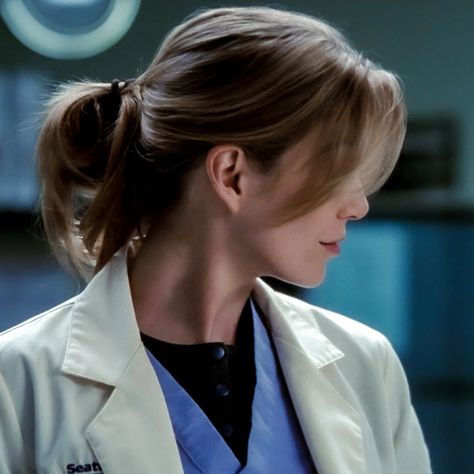 Meredith Grey Hair Color, Meredith Grey Makeup, Meredith Grey Bangs, Merideth Grey Haircut, Meredith Grey Season 2 Hair, Meredith Grey Curtain Bangs, Meredith Gray Hair, Meredith Grey Hair Season Two, Greys Anatomy Hairstyles