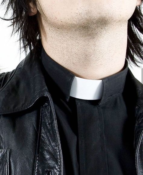 Gerard Way Priest, Priest Gerard, Simp Mood, Priest Outfit, Gerald Way, Adams Smith, Mcr Memes, Ray Toro, I Love Mcr