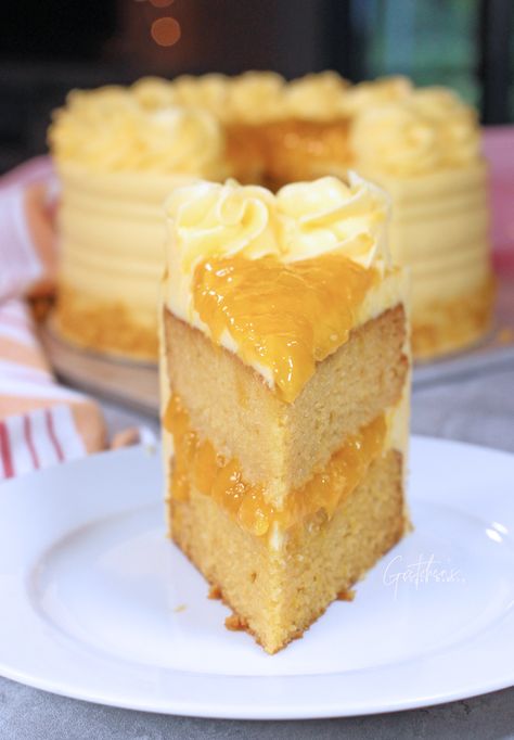 Easy Mango Cake Mango Cake Recipe Easy, Gluten Free Mango Cake, Crumble Recipe Topping, Vegan Mango Cake Recipe, Mango Flavour Cake, Mango Buttercream, One Bowl Cake, Eggless Mango Cake Recipe, Mango Filling