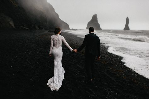 Wedding Dress Organza, Iceland Wedding, Beautiful Beach Wedding, Aline Wedding Dress, Wedding Dresses Satin, Black Sand Beach, Pakistani Wedding Dresses, Wedding Dresses Strapless, Photo Couple