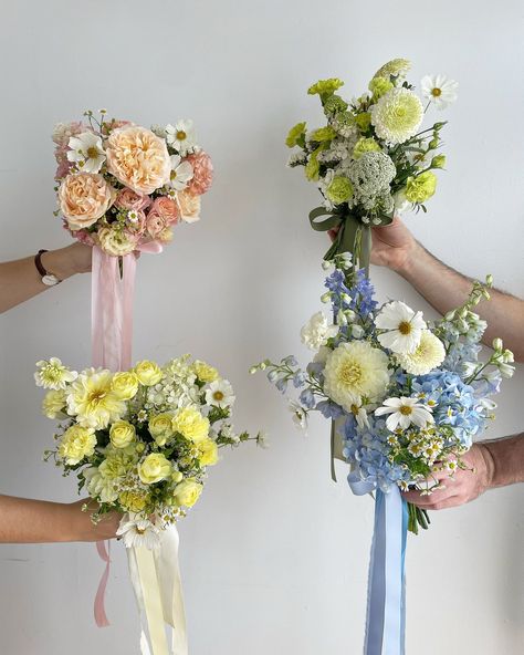 Wedding Flower Arrangements Simple, Pastel Bouquet Wedding, Simple Bridesmaid Bouquets, Whimsical Wedding Flowers, Wildflower Bridal Bouquets, Pastel Bridesmaids, Wedding Party Bouquets, Simple Wedding Bouquets, Intimate Garden