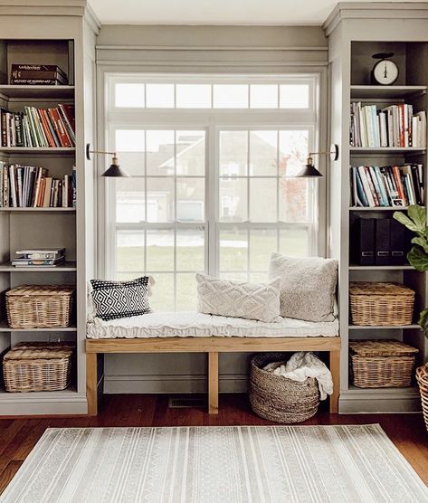 Reading Nook Window, Window Seat Design, Simple Farmhouse, Zen Space, Home Library Design, Cozy Reading Nook, Home Library, Window Seat, Front Room