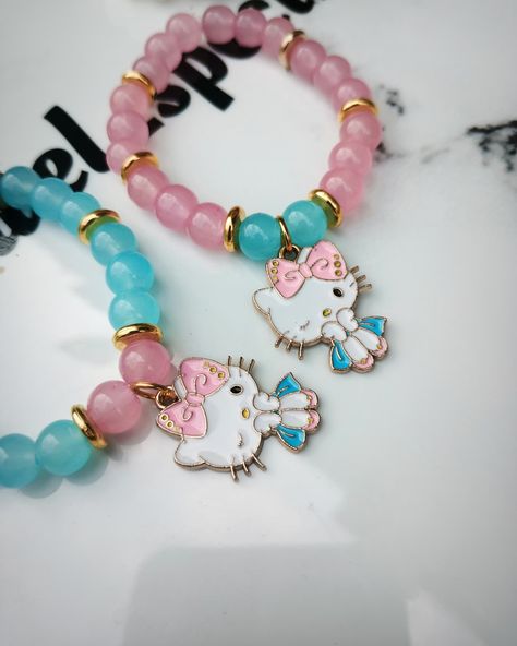 🐱 Hello Kitty Charm Bracelet 😺 . . . #handmadejewelry #jewel_spectra #jewelry #diy #viral #fypシ #HandmadeJewelry #artoftheday Hello Kitty Charm, Diy Hello Kitty, Jewelry Diy, Art Day, Hello Kitty, Handmade Jewelry, Charm Bracelet, Kitty, Bracelet