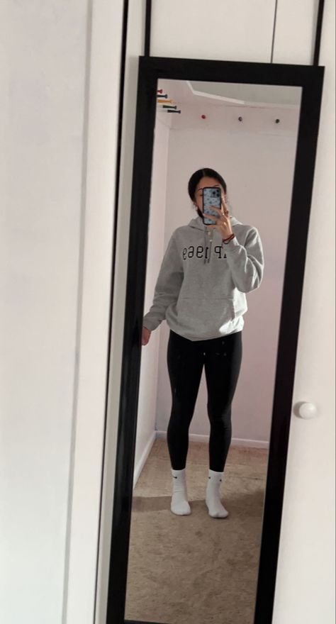 Outfit inspo! 💌 Legging And Nike Socks Outfit, Leggings High Socks Outfit, Socks With Leggings Outfits, Long Nike Socks Outfit, Leggings And Nike Socks Outfit, Socks And Leggings Outfits, Nike Socks Outfit Leggings, Nike Socks Over Leggings Outfit, Adidas Socks Outfit