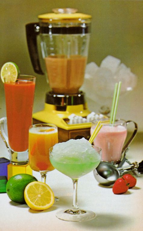 70s Cocktails, Botanical Drinks, Fruit Video, Thai Fruit, Cooking Vintage, Giki Tiki, Vintage Cocktails, Cocktail Photography, Retro Food