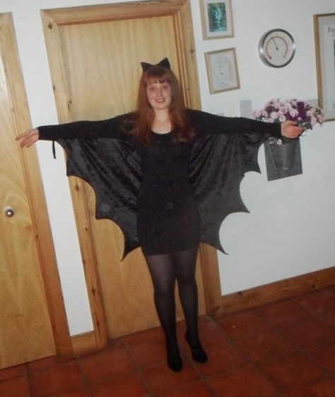 G is for Gingers: #Bloggoween Bat Costume - homemade - DIY - Halloween - Ideas Bat Costume Women's Diy, Bat Halloween Costume Women, Diy Bat Costume For Women, Bat Costume Women's, Bat Costume Diy, Halloween Bat Costume, Wings Costume Diy, Diy Bat Costume, Diy Girls Costumes