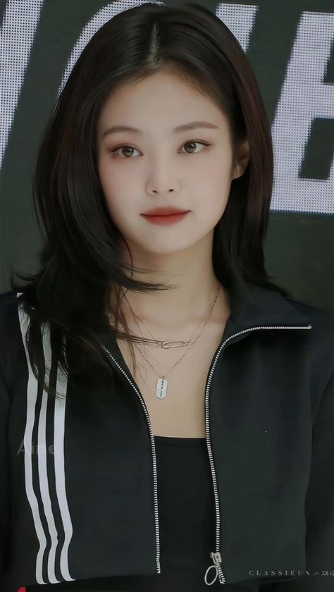 Jennie Calvin Klein, Contouring Makeup, Korean Hair Color, Cute Quick Hairstyles, Jen Videos, Jennie Kim Blackpink, Black Pink Instagram, Contour Makeup, Black Pink Dance Practice