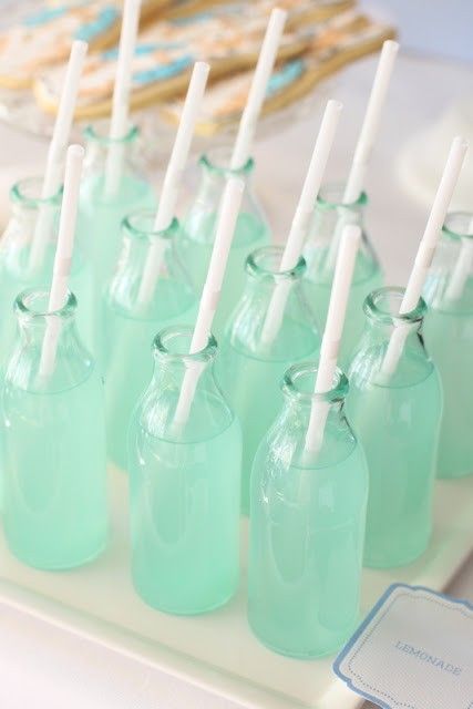 We could use mason jars for the shower.....Turquoise lemonade. Blue raspberry kool aid, sugar and country time lemonade mix. Signature drink. Country Time Lemonade, Good Eat, Blue Raspberry, Kool Aid, Milkshakes, Party Drinks, Non Alcoholic Drinks, Event Styling, Drink Up