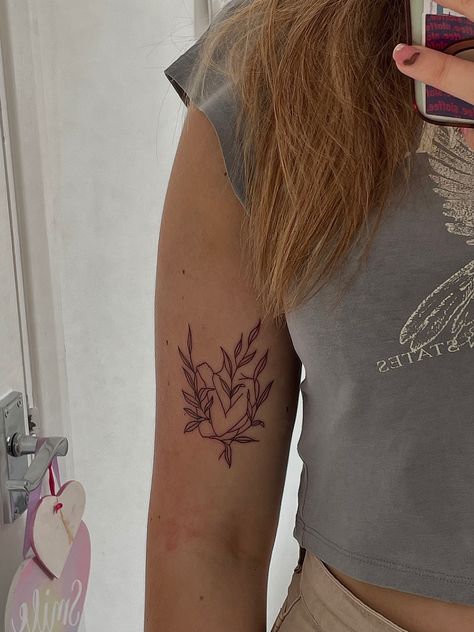 Floral Woman Tattoo, Tattoo That Represents Growth, Confidence Tattoo, Fine Line Floral, Love Tattoo Ideas, Self-love Tattoo Ideas, Earthy Tattoos, Empowering Tattoos, One Line Tattoo