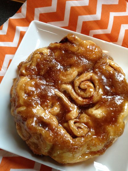 Sticky Buns Rhodes Bread Dough, Easy Sticky Buns, Pecan Cinnamon Rolls, Bread Pull Apart Recipes, Sticky Buns Recipes, Caramel Rolls, Cinnamon Roll Recipe, Frozen Bread Dough, Breakfast Recipes Sweet