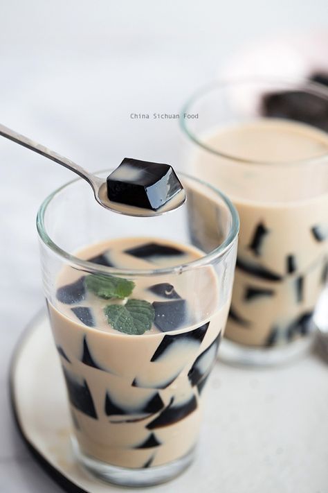 Grass Jelly (cincau) | China Sichuan Food Grass Jelly Drink, Chinese Drink, Grass Jelly, Coffee Jelly, Bubble Milk Tea, Asian Desserts, Chinese Dishes, Almond Cookies, Dessert Drinks