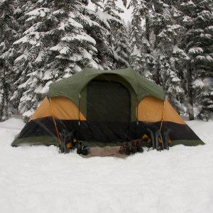 WINTER CAMPING, BACKPACKING, PULK, TOBOGGAN, CAMPING, WINTER ACTIVITIES Cold Weather Survival, Family Camping Hacks, Cold Weather Tents, Camping Solo, Mountain Log Cabin, Camping Gear Diy, Log Cabin Rentals, Four Season Tent, Snow Camping