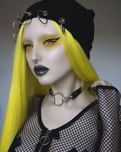 Yellow Goth, Yellow Wig, Yellow Makeup, Blue Liner, Party Wig, Ink Well, Goth Look, Alternative Makeup, Goth Beauty